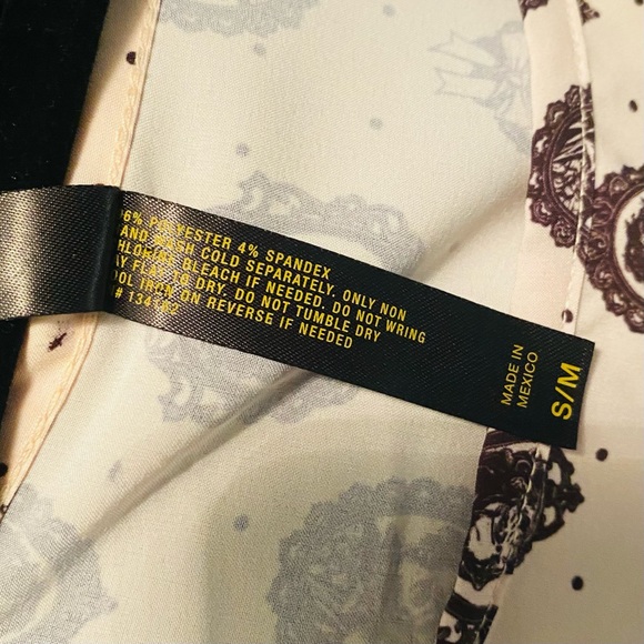 Zombies racer back tank size S/M 🖤 - Picture 10 of 10